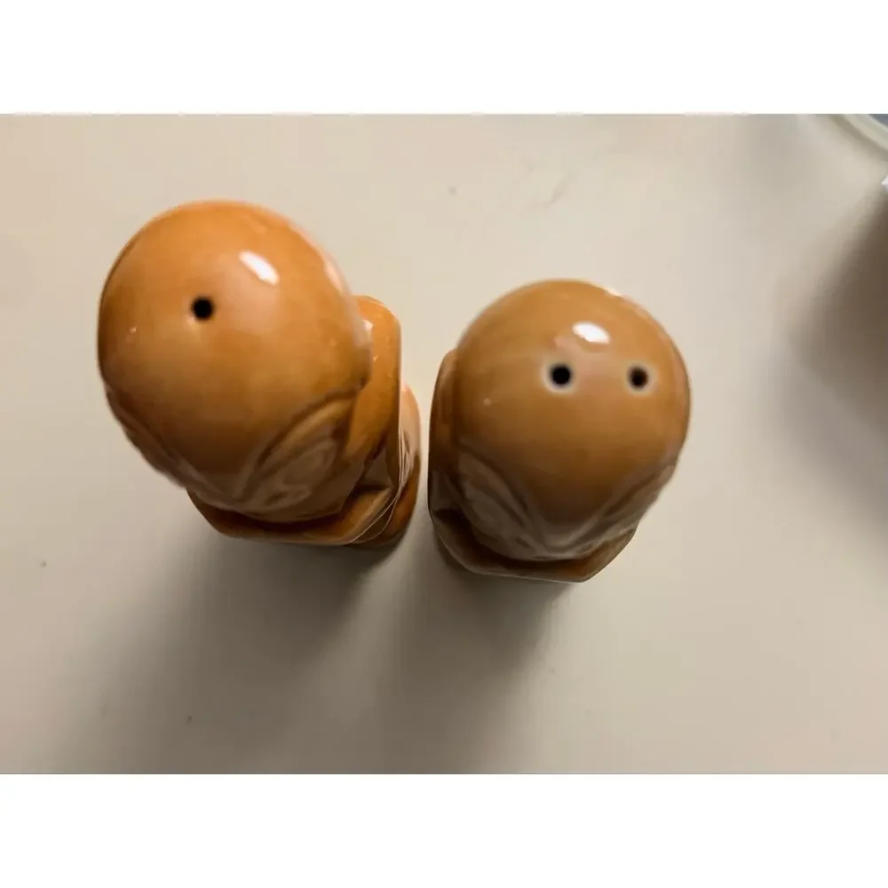 Vintage Trader Vic’s Tiki Salt & Pepper Shakers Set Made in Japan Ceramic Brown